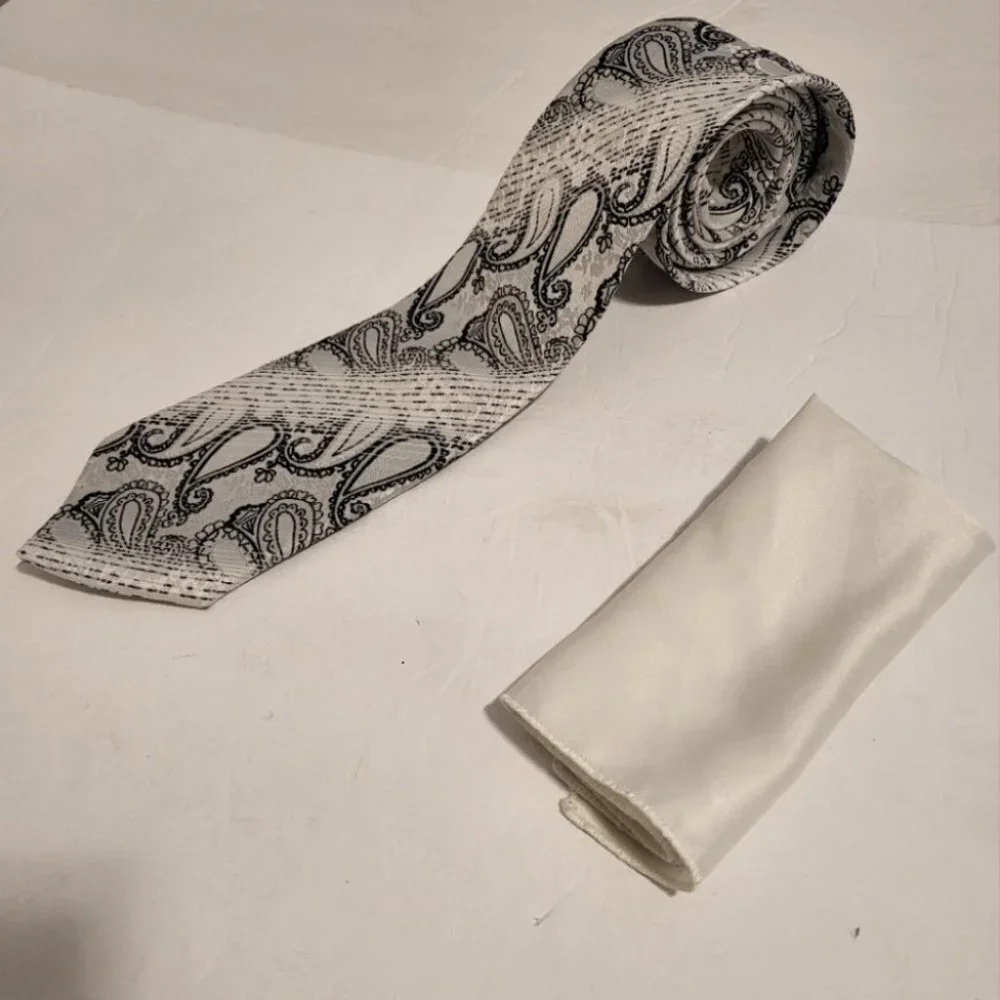 Men's Necktie Handkerchief Set by Statement Confidence
